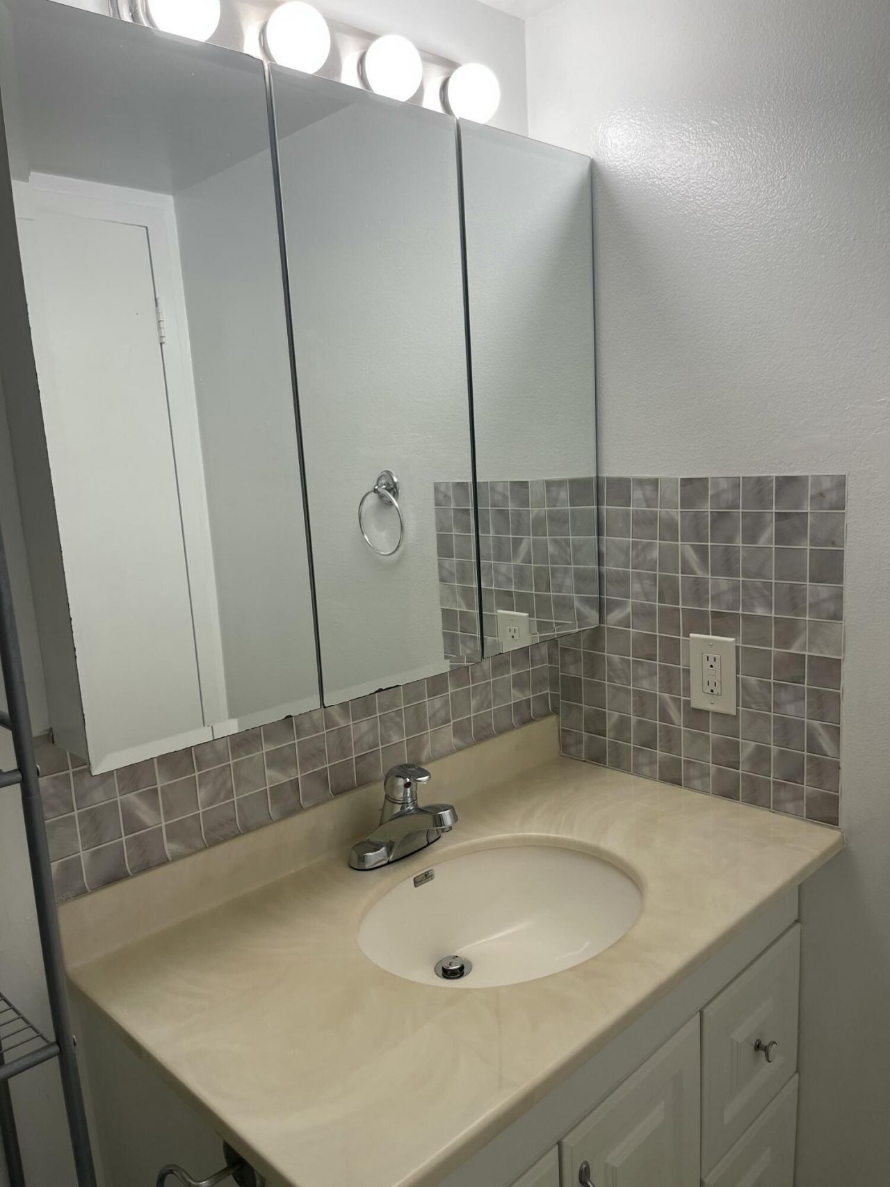 801 Three Islands Boulevard, Unit 306, Hallandale Beach, FL 33009 Photo
