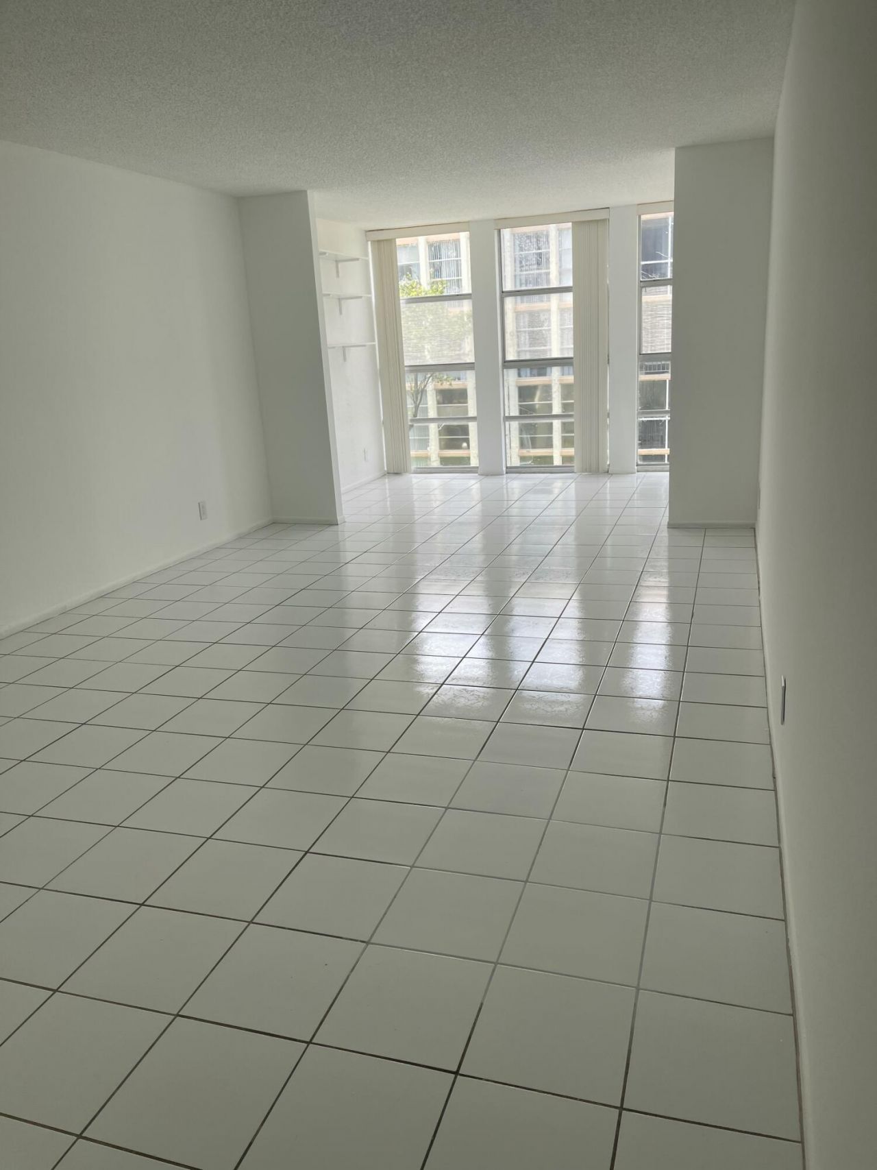 801 Three Islands Boulevard, Unit 306, Hallandale Beach, FL 33009 Photo