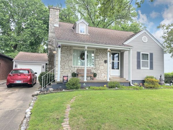210 S Laurel Avenue , Duquoin, IL 62832