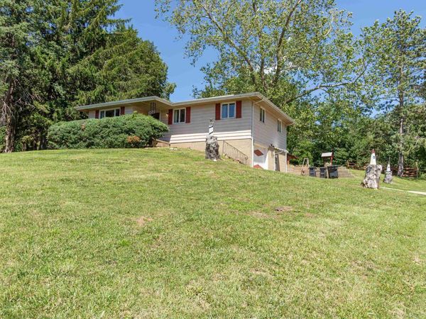 1102 N PARKWAY Drive, Pekin, IL 61554