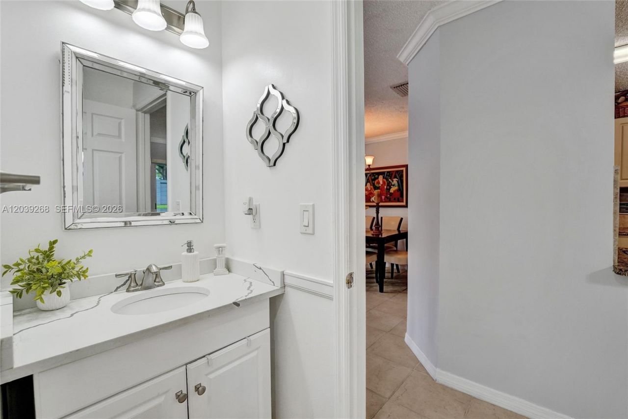 806 NW 208th Way , Pembroke Pines, FL 33029 Photo