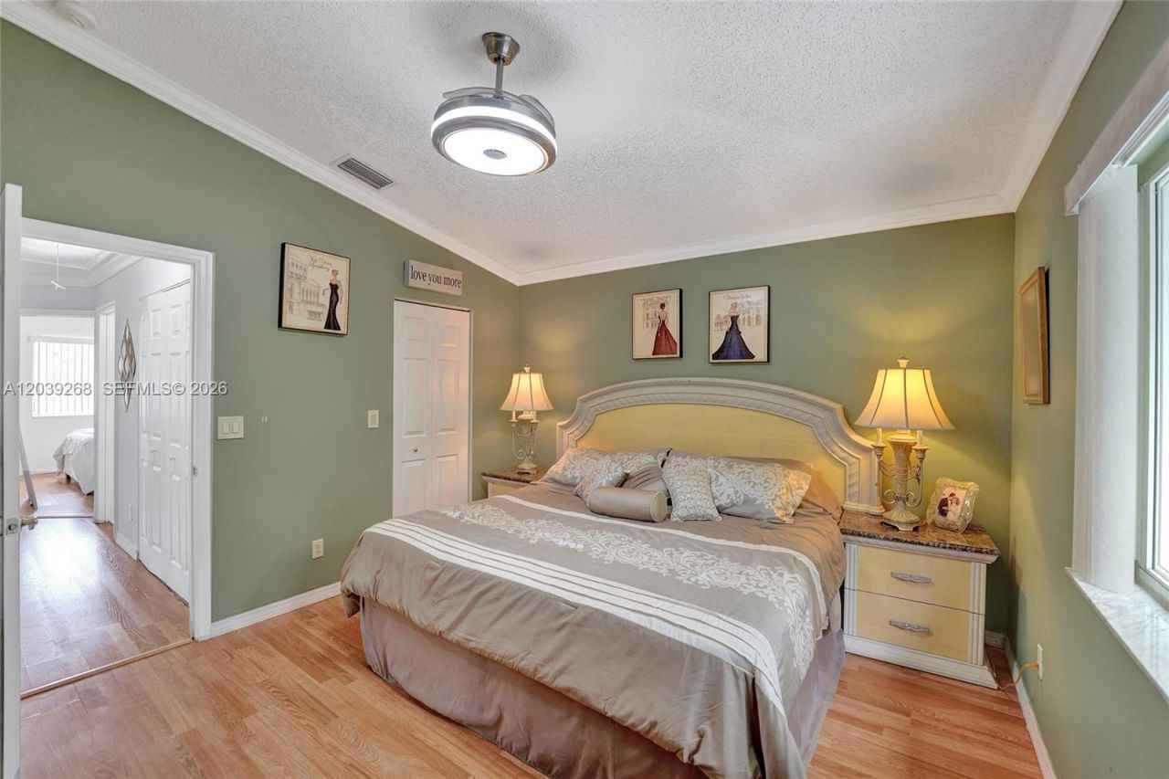 806 NW 208th Way , Pembroke Pines, FL 33029 Photo