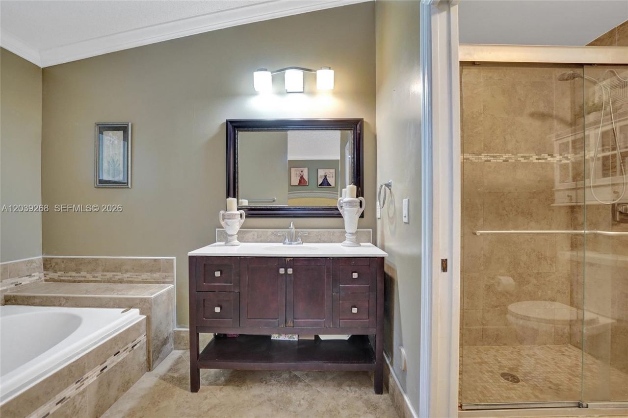 806 NW 208th Way , Pembroke Pines, FL 33029 Photo