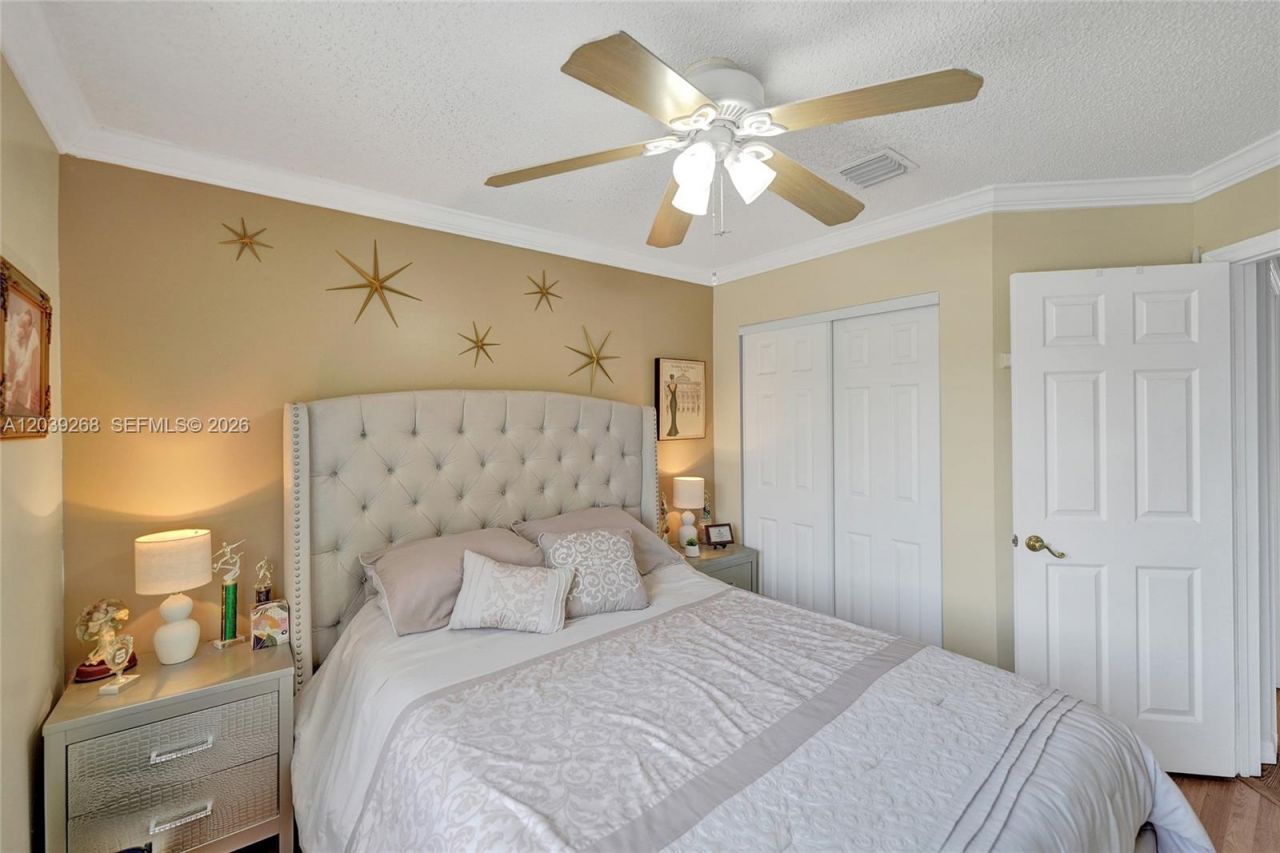 806 NW 208th Way , Pembroke Pines, FL 33029 Photo