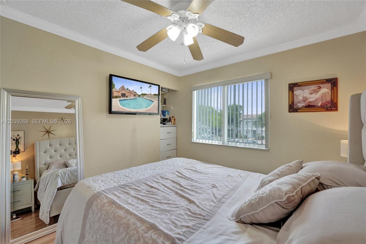 806 NW 208th Way , Pembroke Pines, FL 33029 Photo