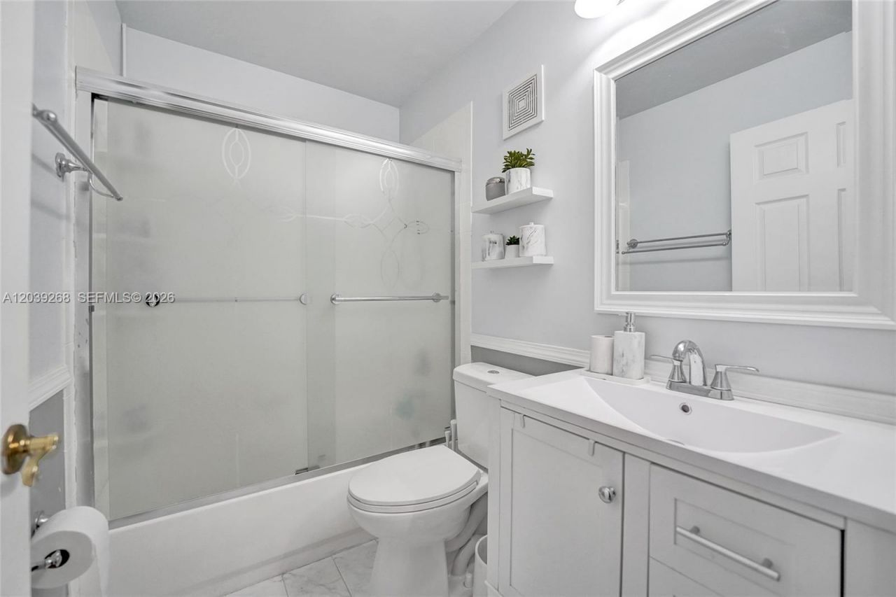 806 NW 208th Way , Pembroke Pines, FL 33029 Photo