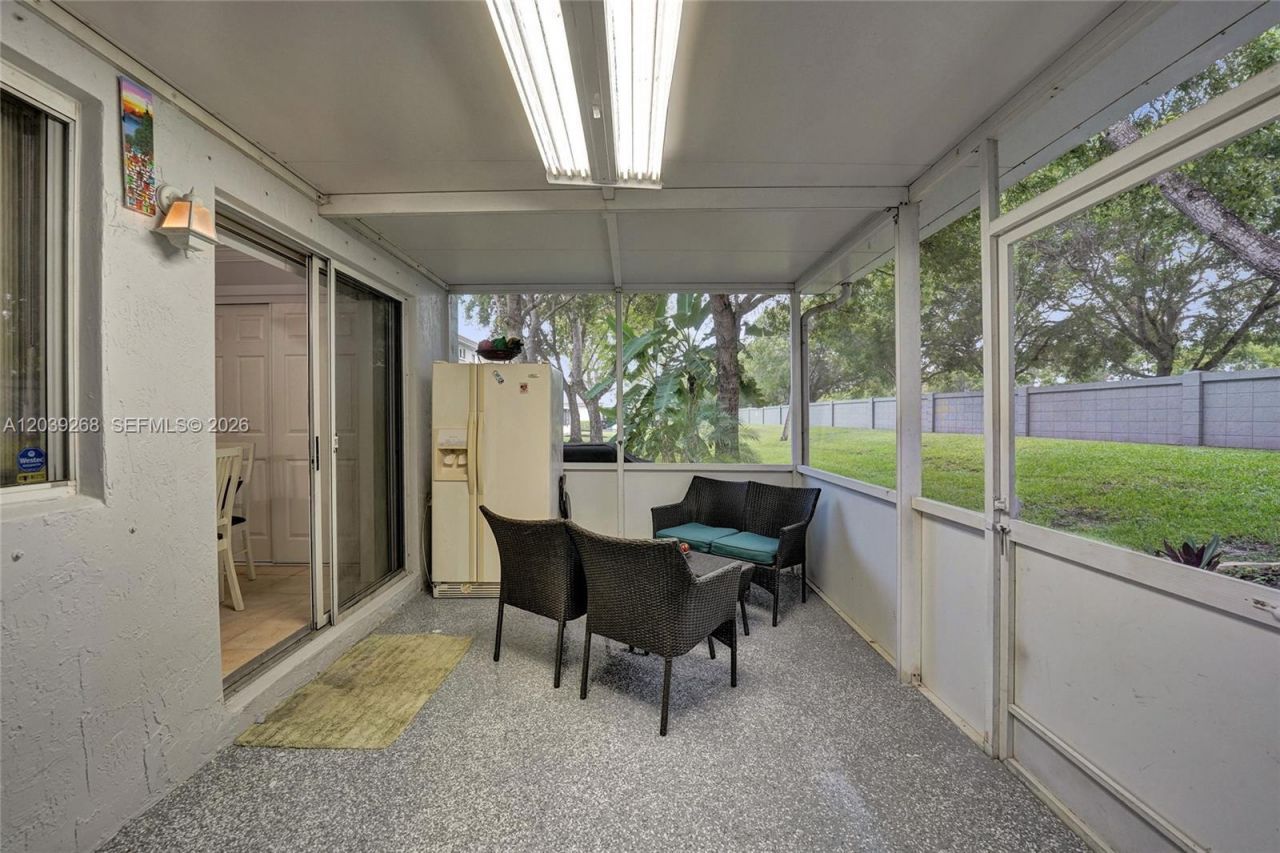 806 NW 208th Way , Pembroke Pines, FL 33029 Photo