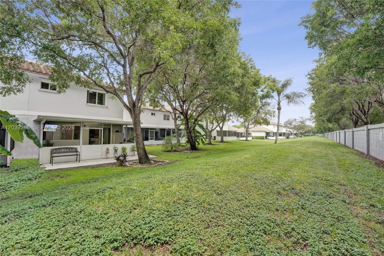 806 NW 208th Way , Pembroke Pines, FL 33029 Photo