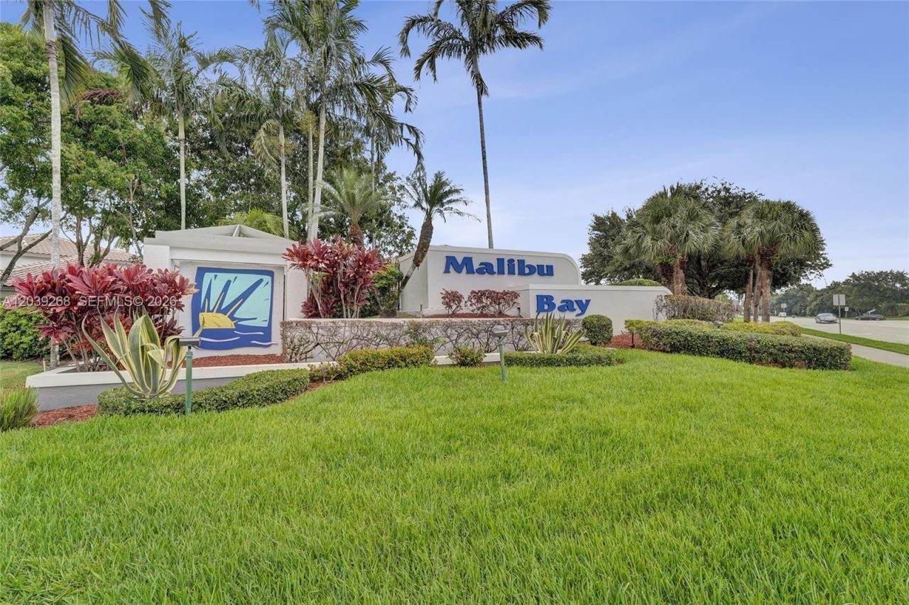 806 NW 208th Way , Pembroke Pines, FL 33029 Photo