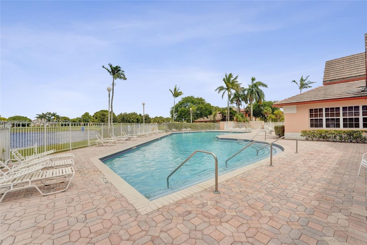 806 NW 208th Way , Pembroke Pines, FL 33029 Photo
