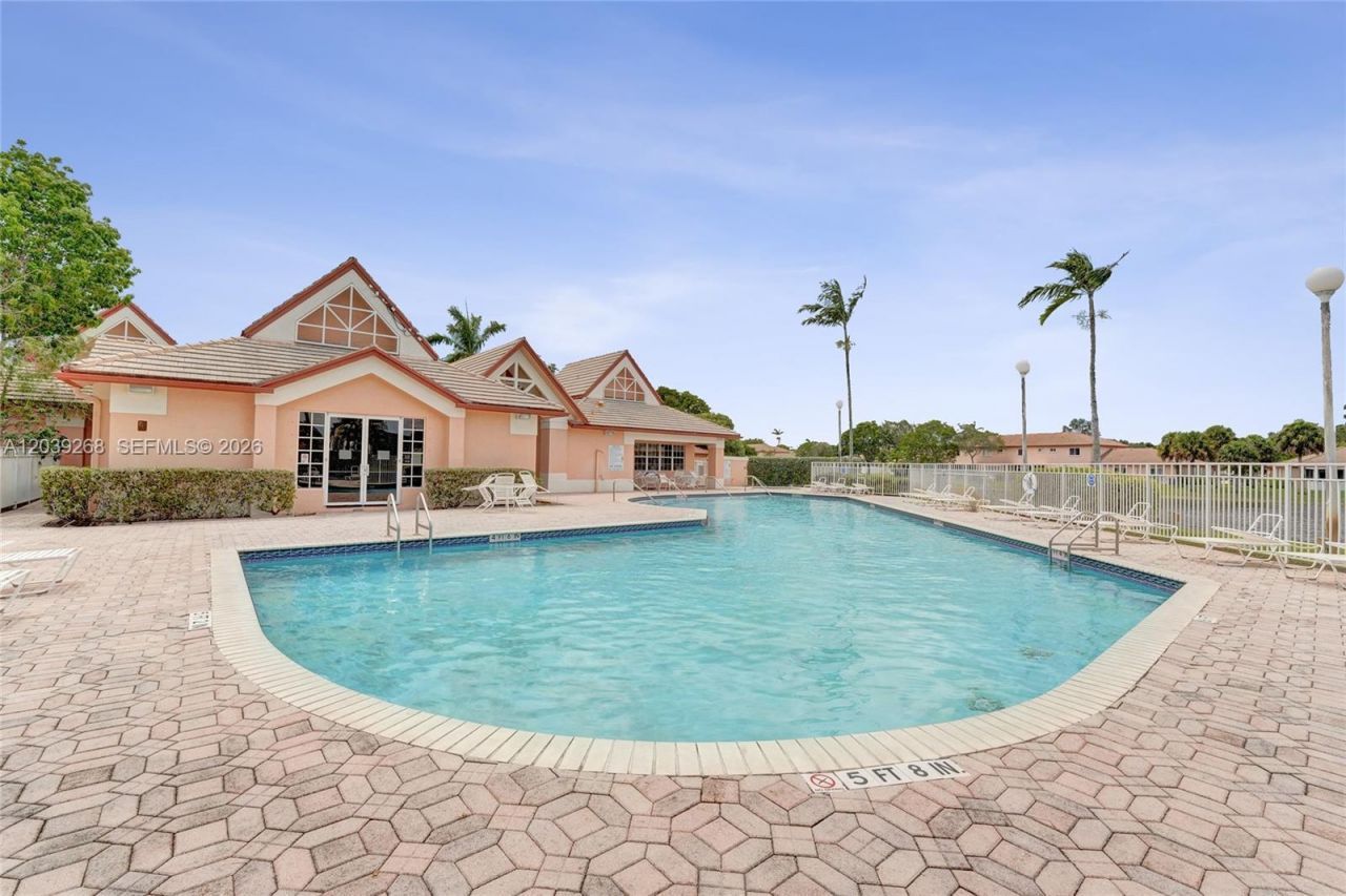 806 NW 208th Way , Pembroke Pines, FL 33029 Photo