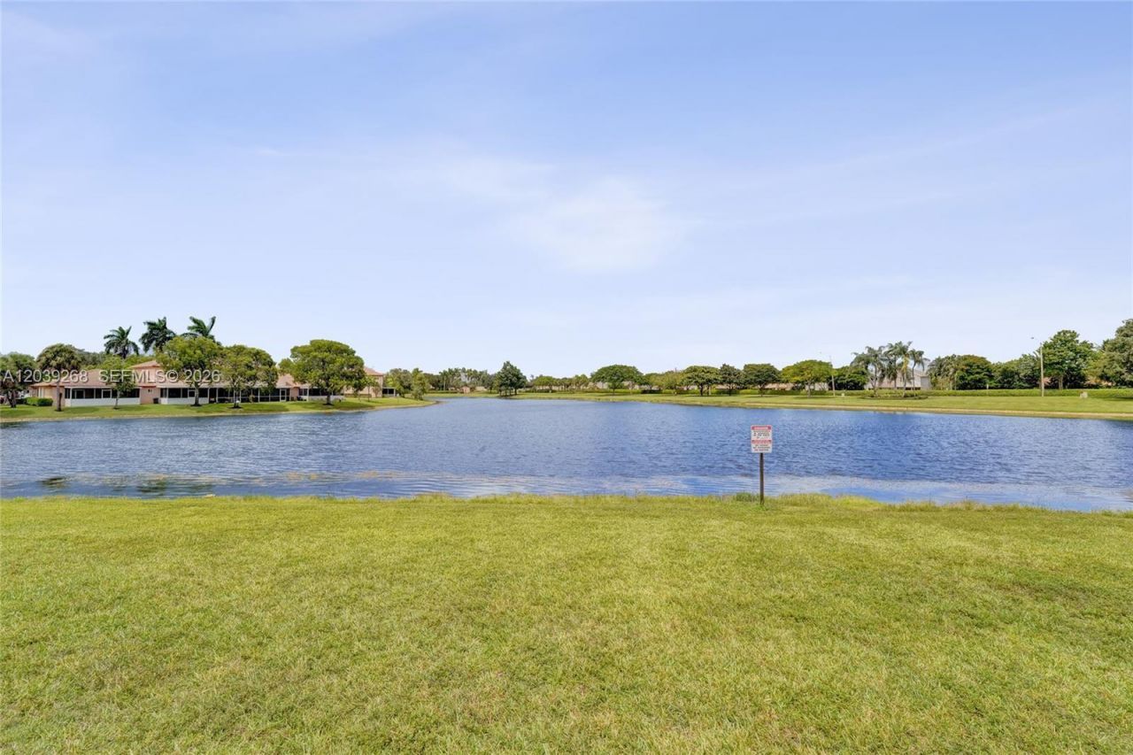 806 NW 208th Way , Pembroke Pines, FL 33029 Photo
