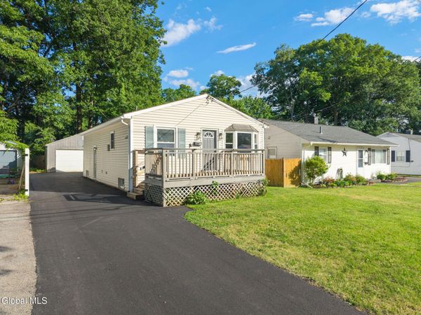 420 Chiswell Road, Schenectady, NY 12304