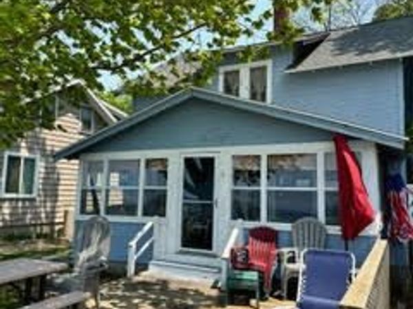 4955 Rosabelle Beach Avenue, Holland, MI 49424