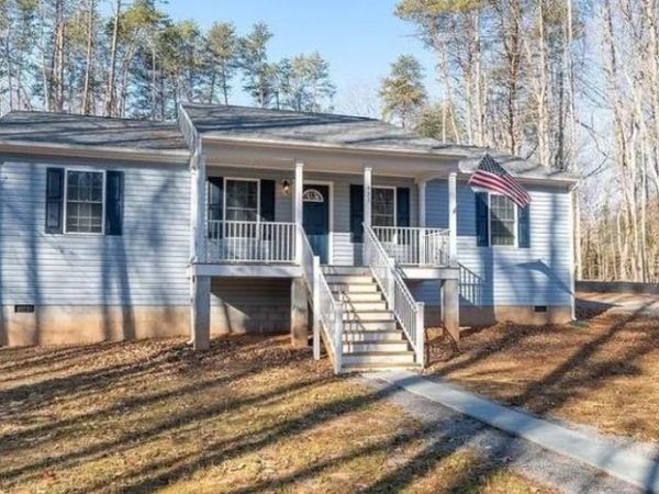 923 ANNA COVES BLVD, MINERAL, VA 23117