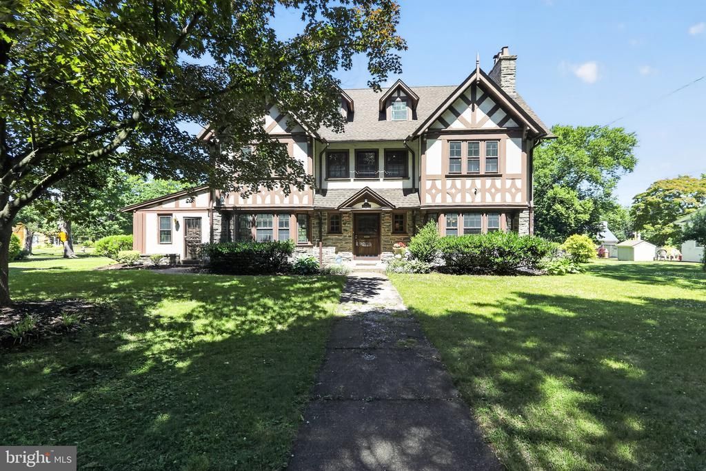 1 LATHAM PARK , ELKINS PARK, PA 19027