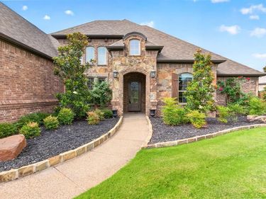 1201 Bluff Springs Drive, Fort Worth, TX 76052