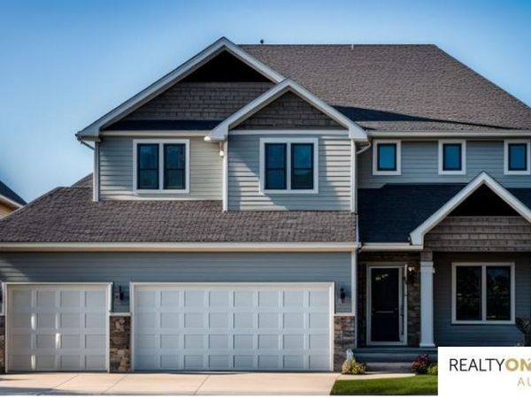 5009 Pinehill Road, Papillion, NE 68133