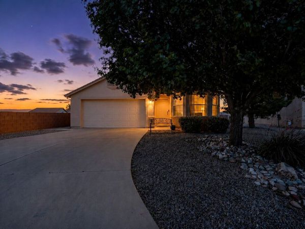 369 Whispering Meadows Drive NE, Rio Rancho, NM 87144