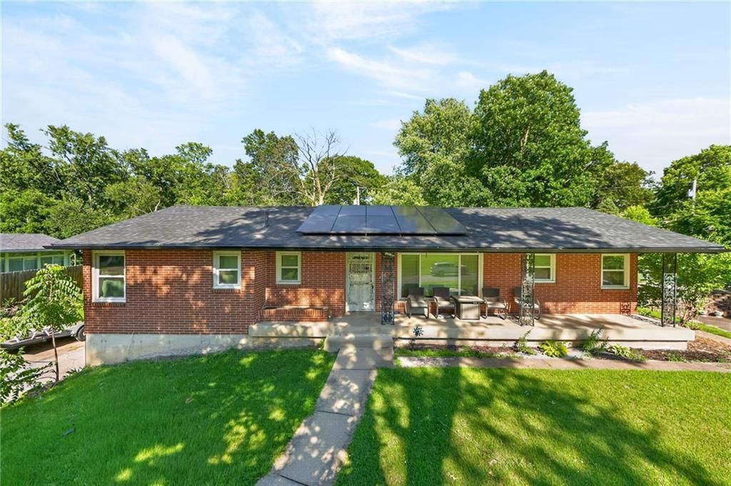 6157 NE Meadowlane Circle, Oakwood Park, MO 64118 Main Photo