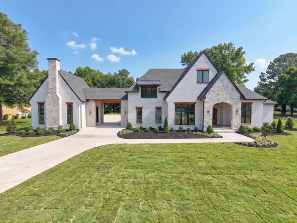 101 Danford Dr, Clarksville, TN 37043