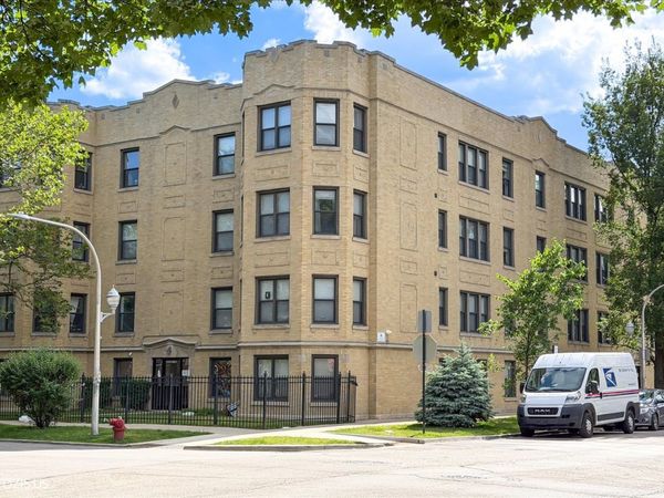 6254 N Bell Avenue, Unit T, Chicago, IL 60659