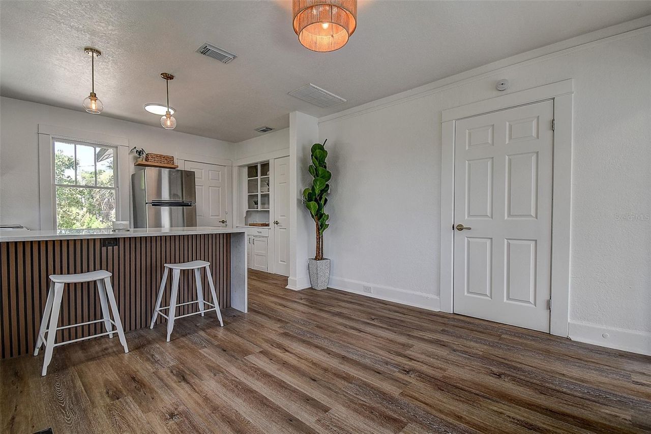 212 48th Street N, Saint Petersburg, FL 33713 Photo