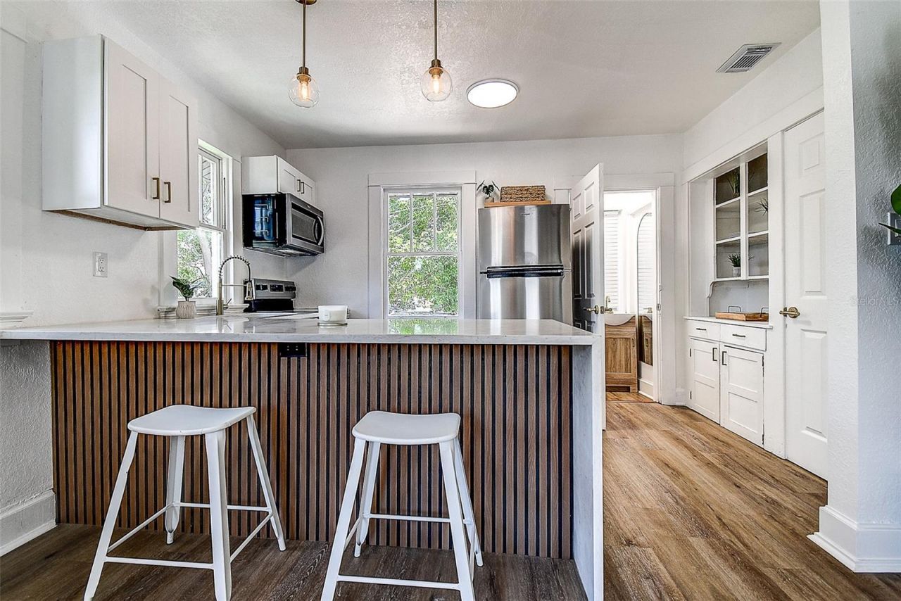 212 48th Street N, Saint Petersburg, FL 33713 Photo