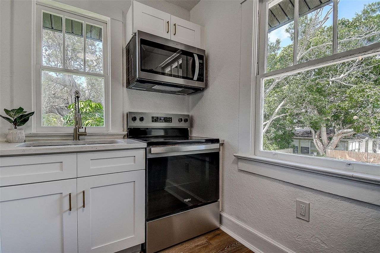 212 48th Street N, Saint Petersburg, FL 33713 Photo