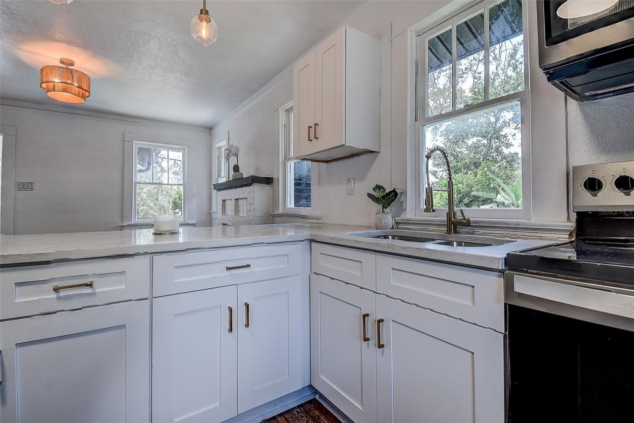 212 48th Street N, Saint Petersburg, FL 33713 Photo
