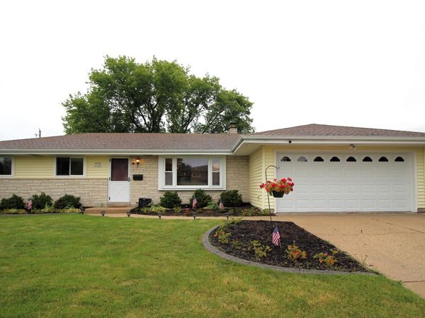 W174N9446 Joper Rd, Menomonee Falls, WI 53051