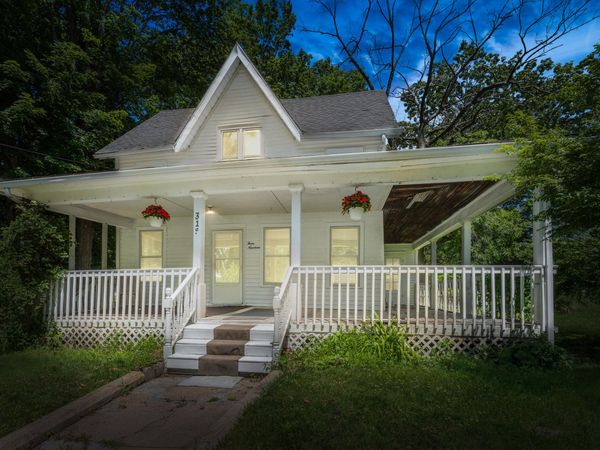 319 S 5th Street, Niles, MI 49120