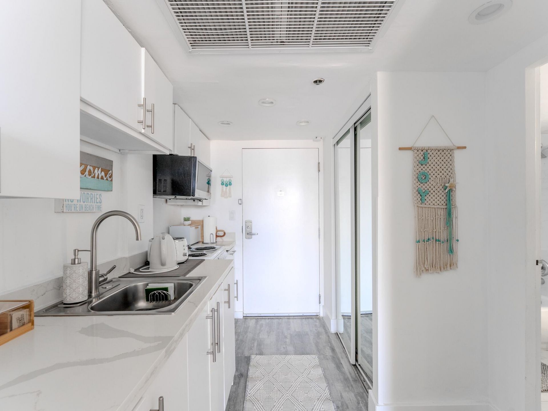 19201 Collins Avenue, Unit 1038, Sunny Isles Beach, FL 33160 Photo