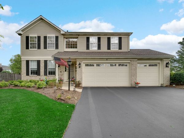 6 Yorkshire Court , Algonquin, IL 60102