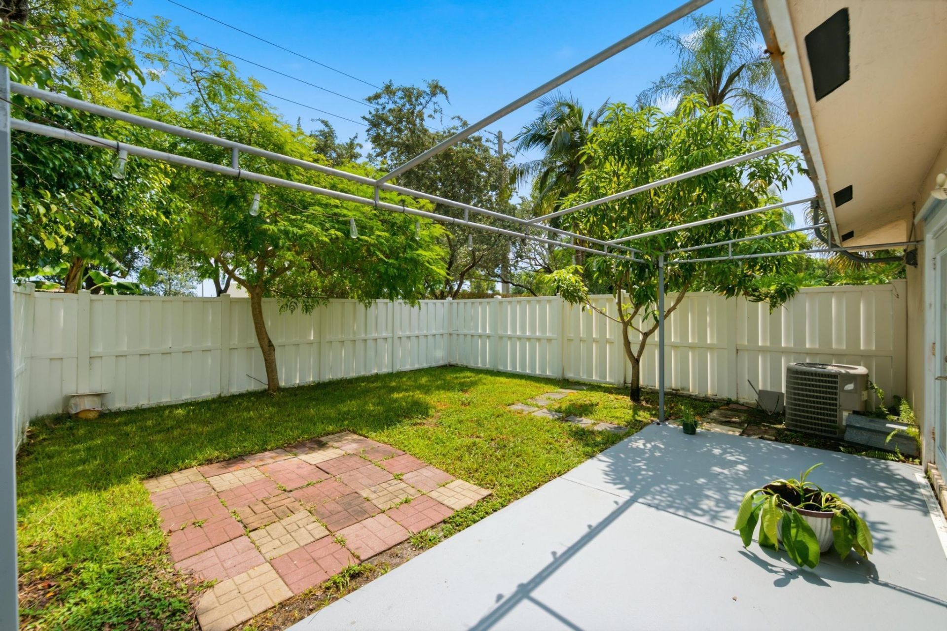 8417 NW 40th Court, Sunrise, FL 33351 Photo