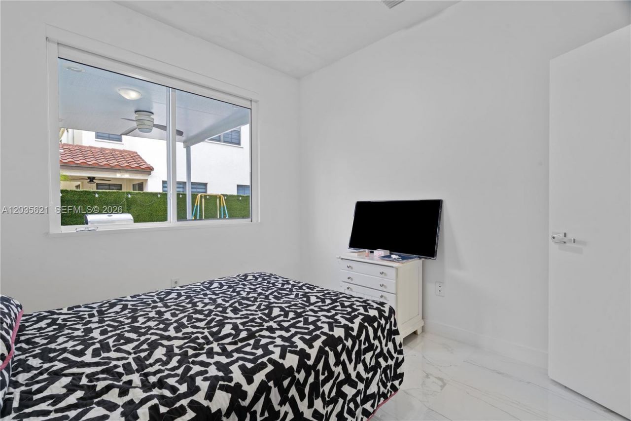 10294 NW 71st Ter , Doral, FL 33178 Photo