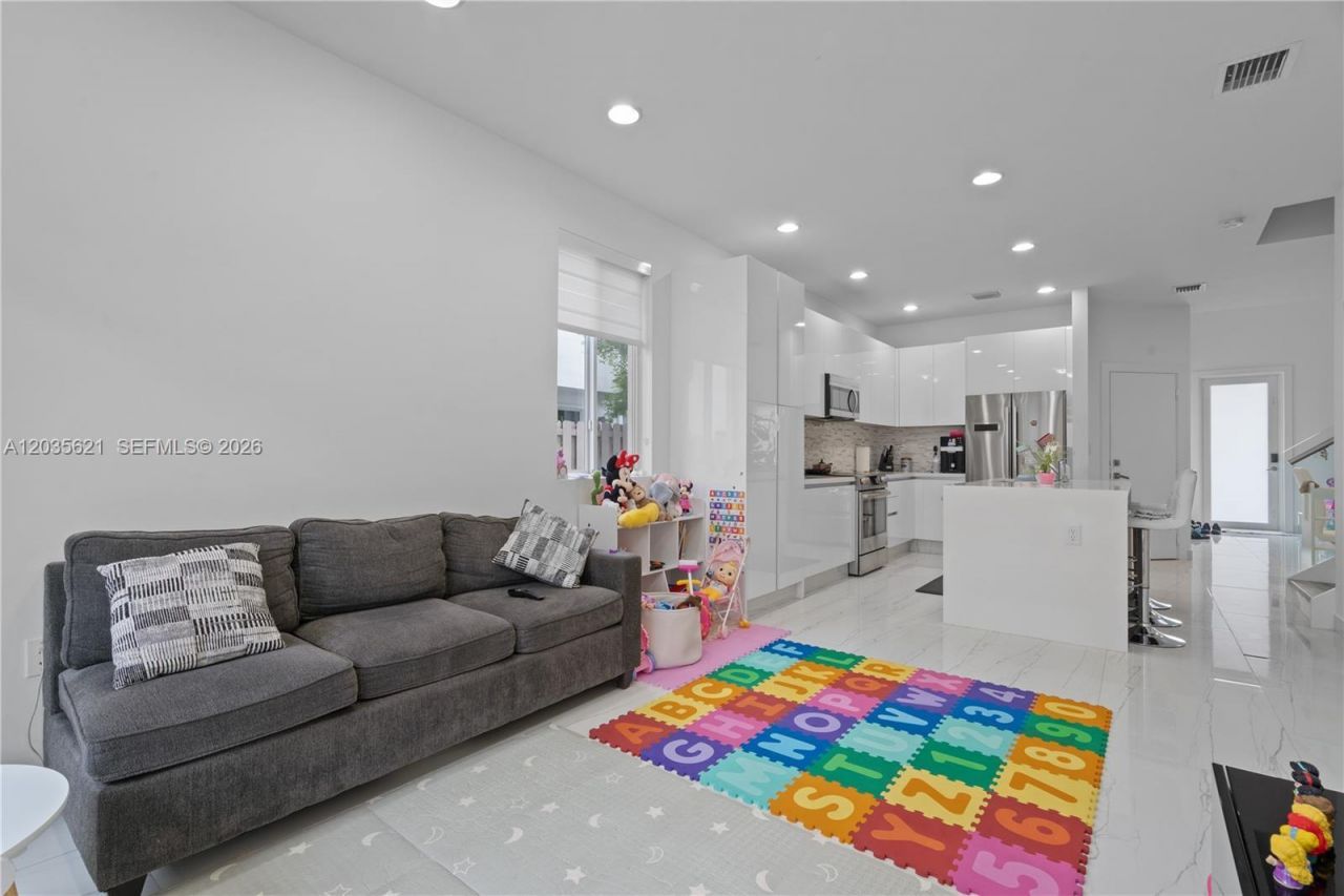 10294 NW 71st Ter , Doral, FL 33178 Photo