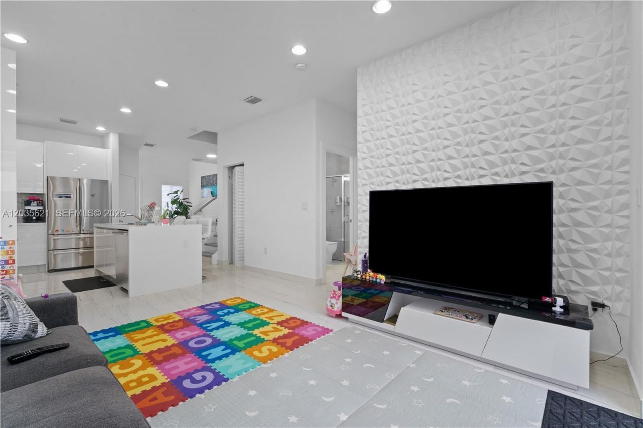 10294 NW 71st Ter , Doral, FL 33178 Photo