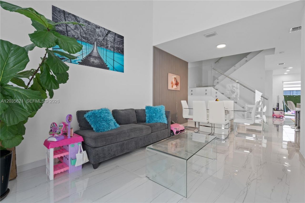 10294 NW 71st Ter , Doral, FL 33178 Photo