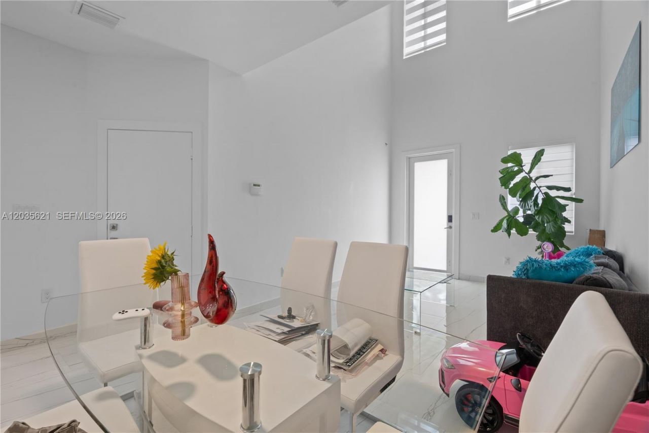 10294 NW 71st Ter , Doral, FL 33178 Photo