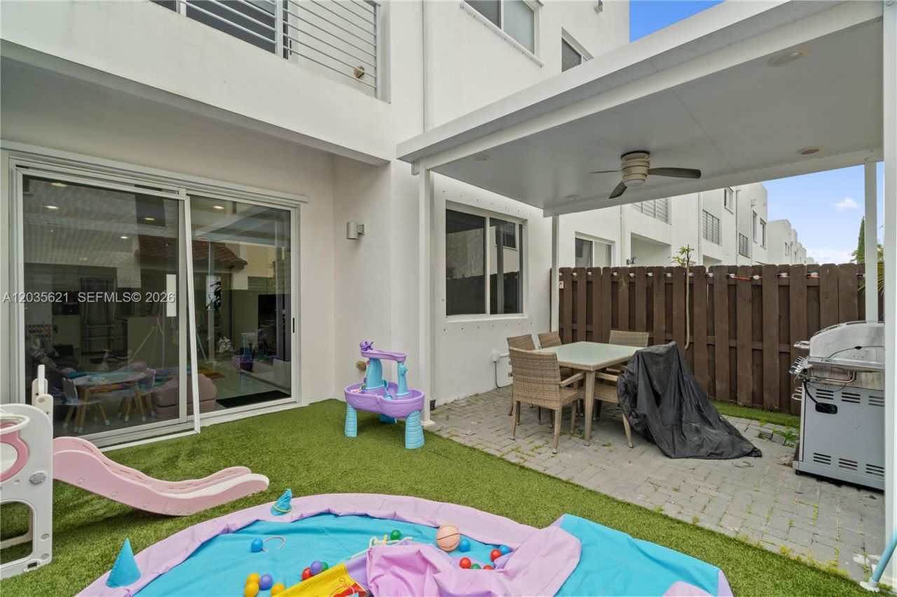 10294 NW 71st Ter , Doral, FL 33178 Photo