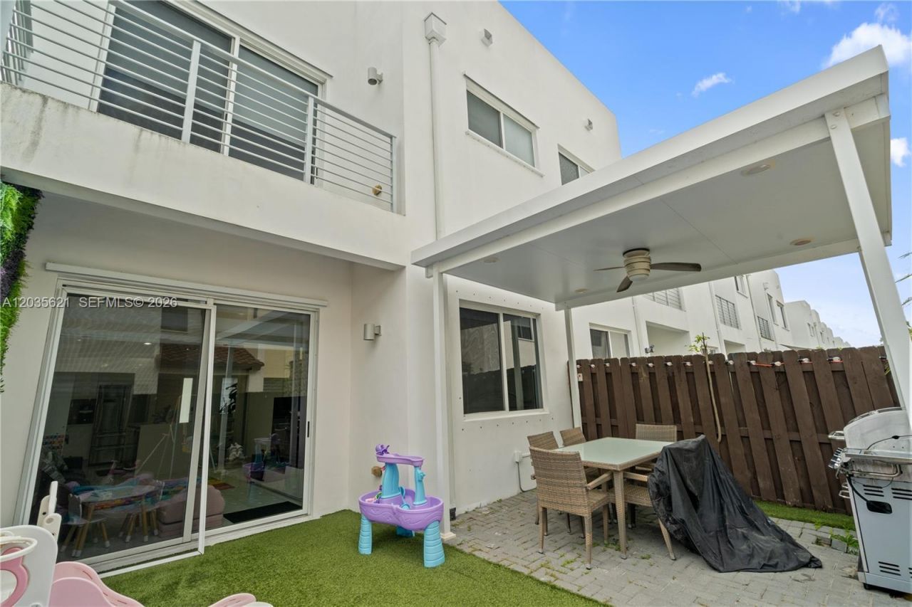 10294 NW 71st Ter , Doral, FL 33178 Photo