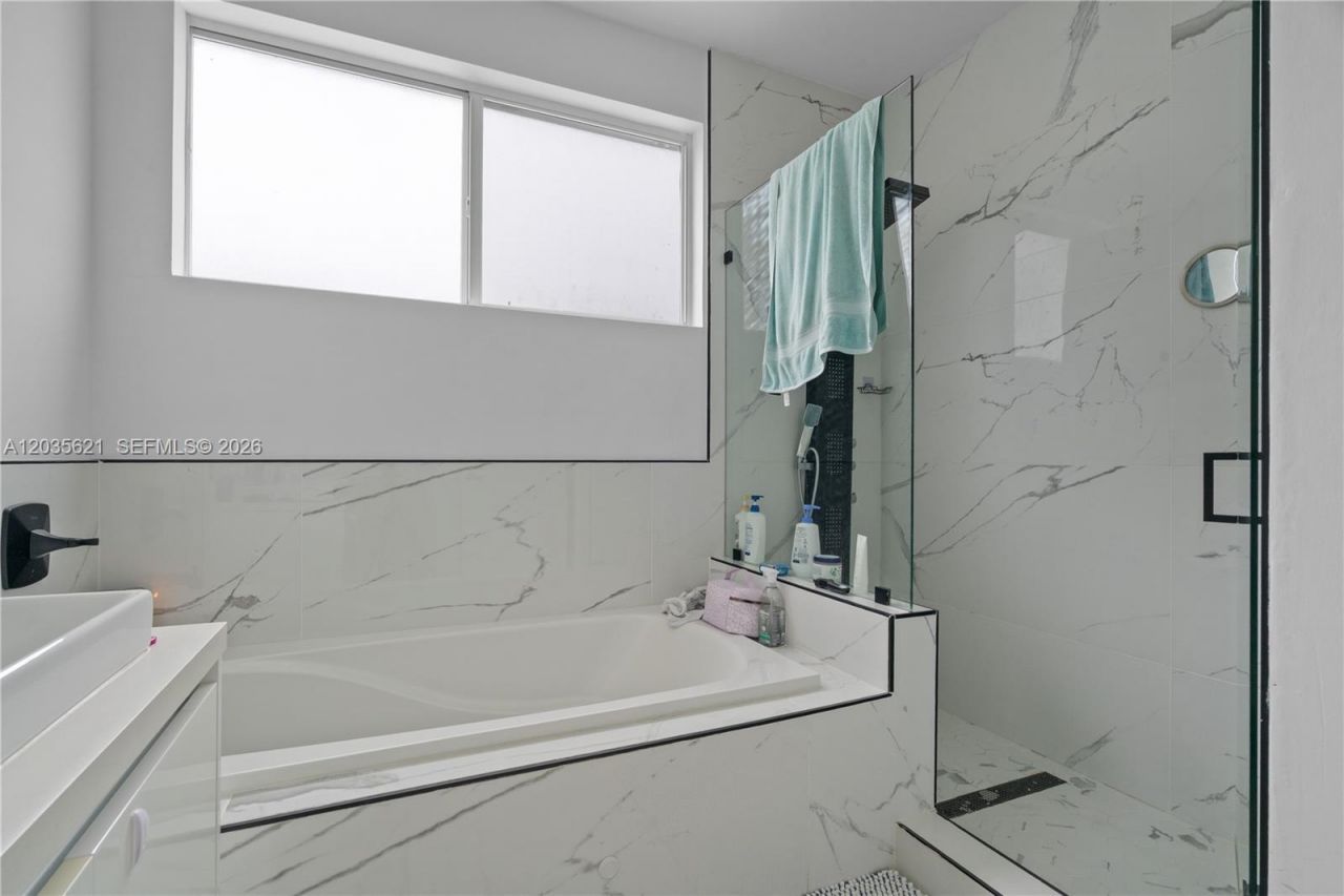 10294 NW 71st Ter , Doral, FL 33178 Photo