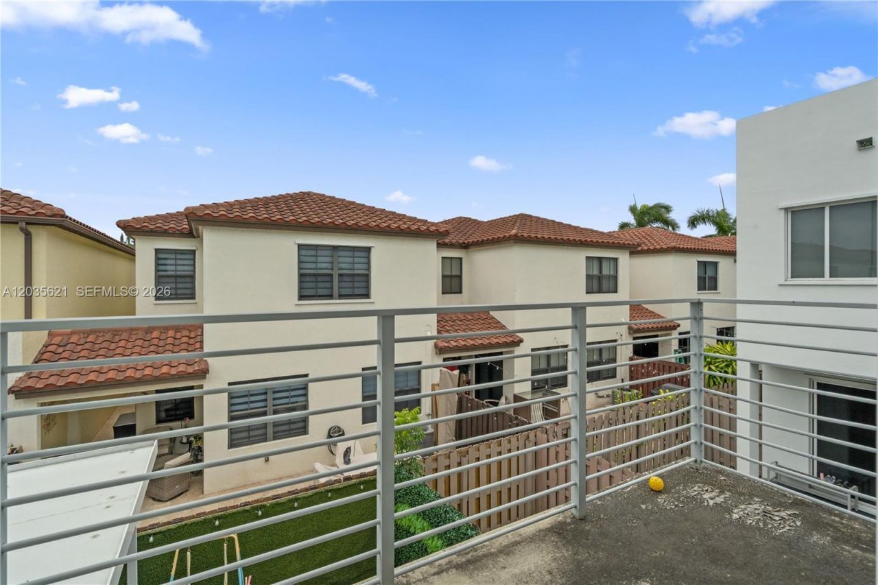 10294 NW 71st Ter , Doral, FL 33178 Photo
