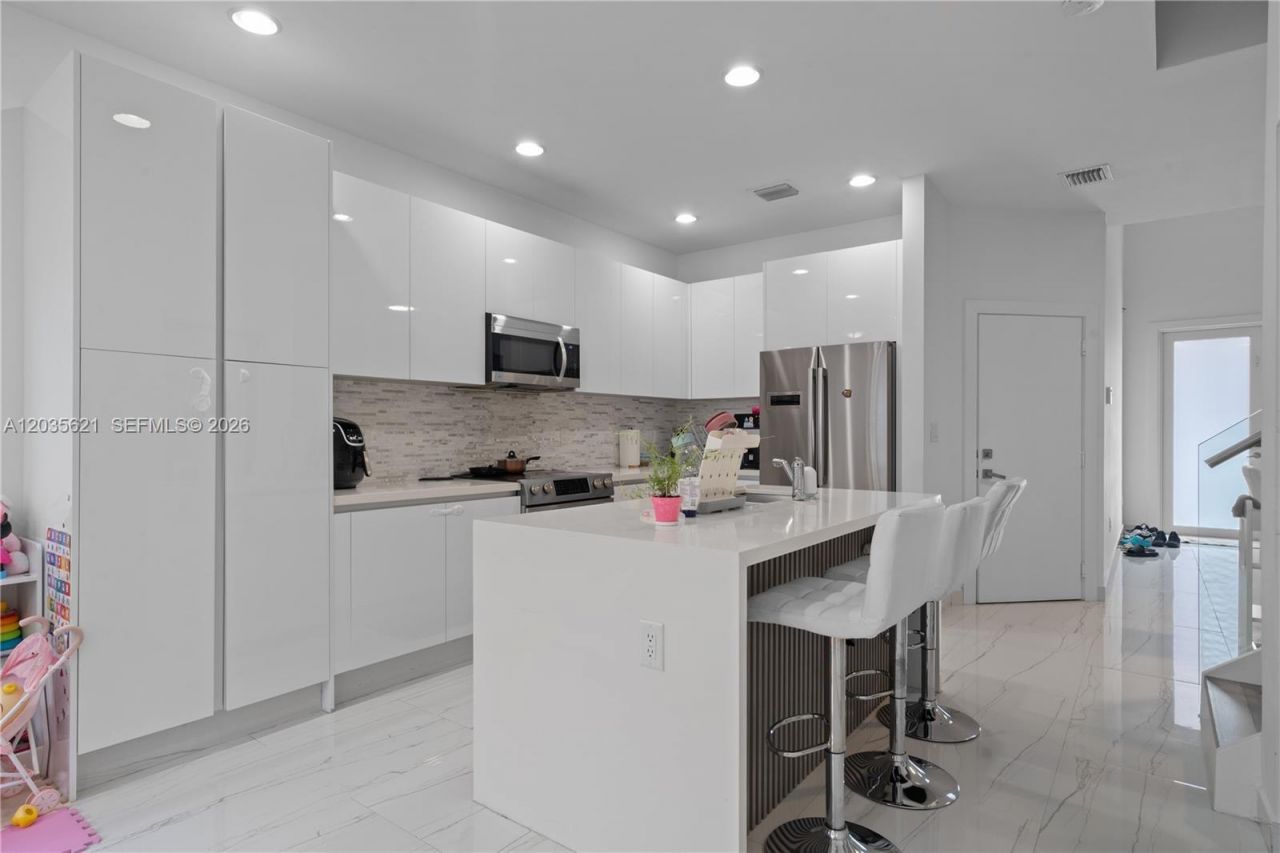 10294 NW 71st Ter , Doral, FL 33178 Photo