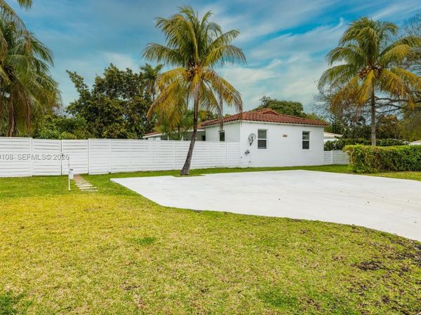 1029 NE 113 St , Unit South, Biscayne Park, FL 33161
