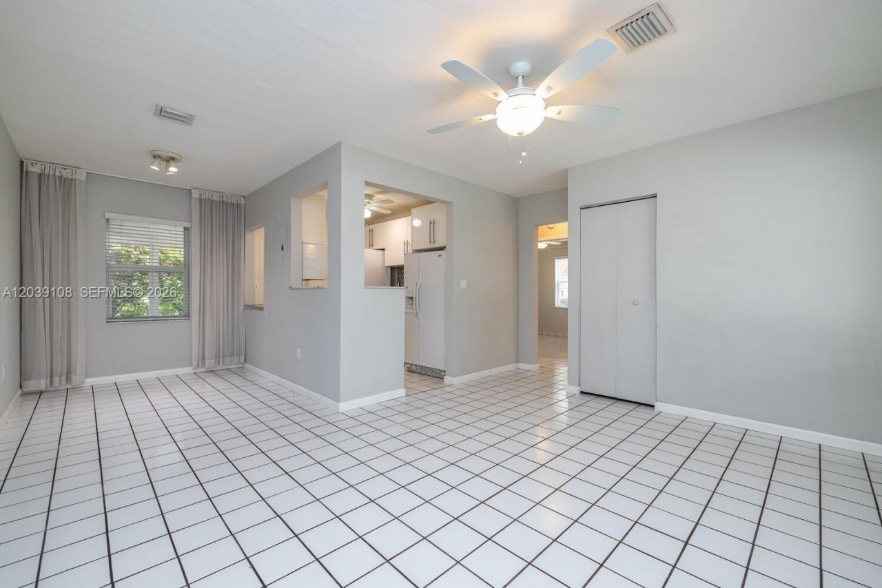 1029 NE 113 St , Unit South, Biscayne Park, FL 33161 Photo