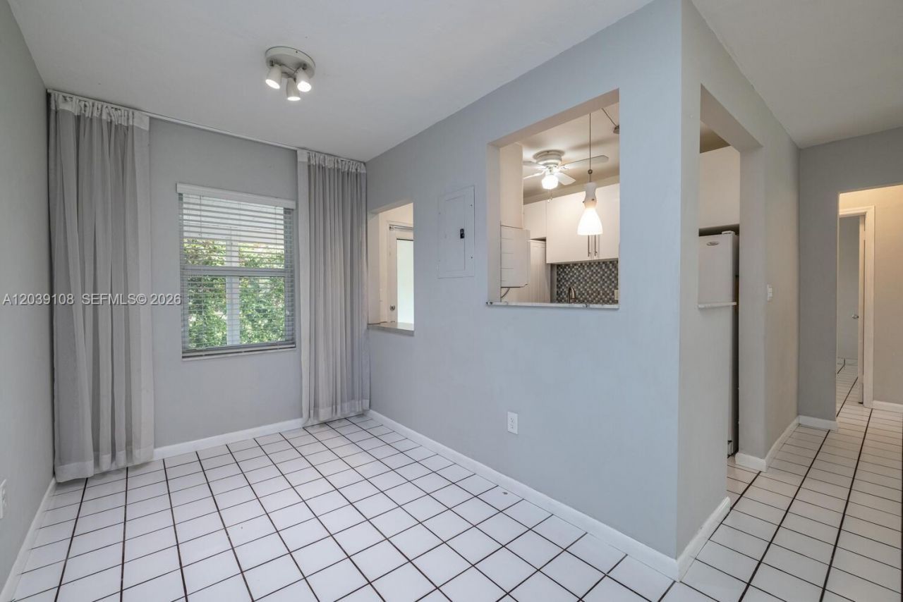 1029 NE 113 St, Unit South, Biscayne Park, FL 33161 Photo