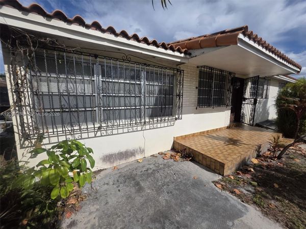 405 SE 4th Ave , Hialeah, FL 33010