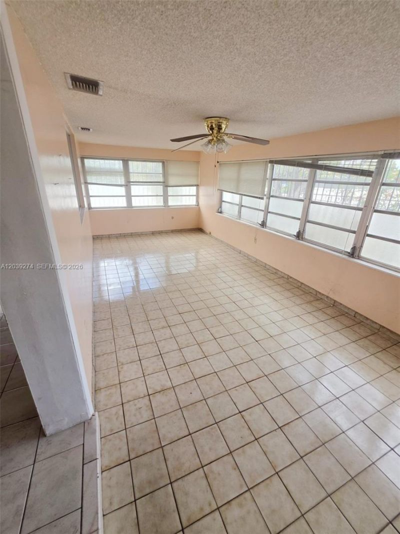 405 SE 4th Ave , Hialeah, FL 33010 Photo
